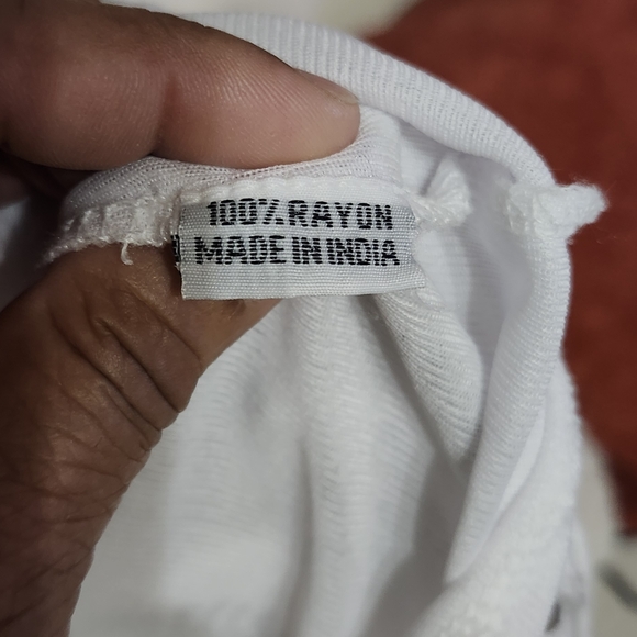 LAPOGEE Elegant White and Brown Leaf Pattern Tunic - Picture 5 of 7